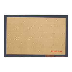 Rolling out pastry dough on the Roul’pat Jumbo mat