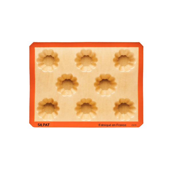 Close-up of nonstick surface on the Silpat Mini Brioche Mold