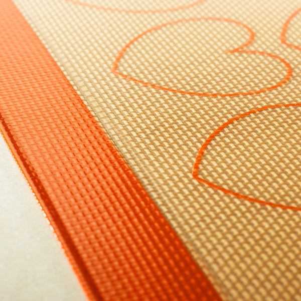Silpat 20 Hearts Half Size Close Up Image
